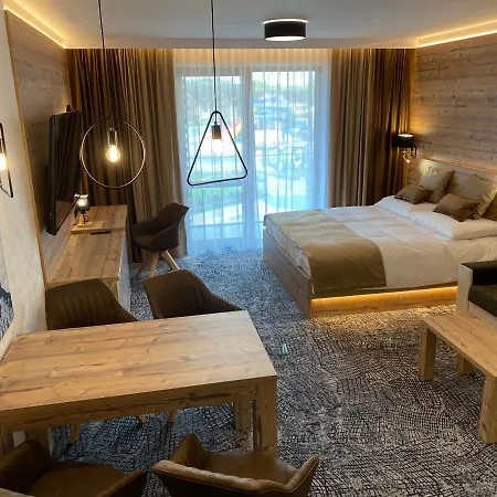 Luxusne Studia V Hoteli Akvamarin Aparthotel Bešeňová